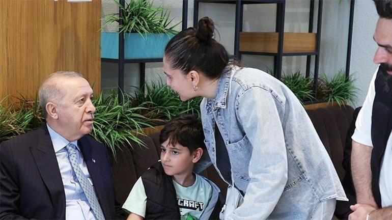 Cumhurbaşkanı Erdoğan kafede vatandaşlarla sohbet etti