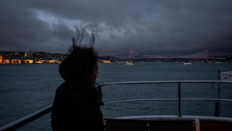 İstanbul’a soğuk ve yağışlı hava geliyor AKOM uyardı: Sıcaklıklar 6 dereceye kadar düşecek