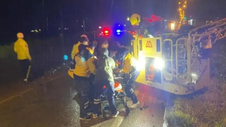 Balıkesirde yolcu otobüsü devrildi 3 ölü, 31 yaralı