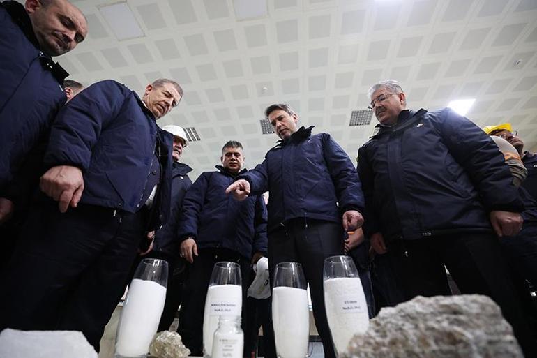 Bakan Bayraktardan 1 Mayıs müjdesi: Yarım milyar dolarlık 3 yeni yatırım geliyor
