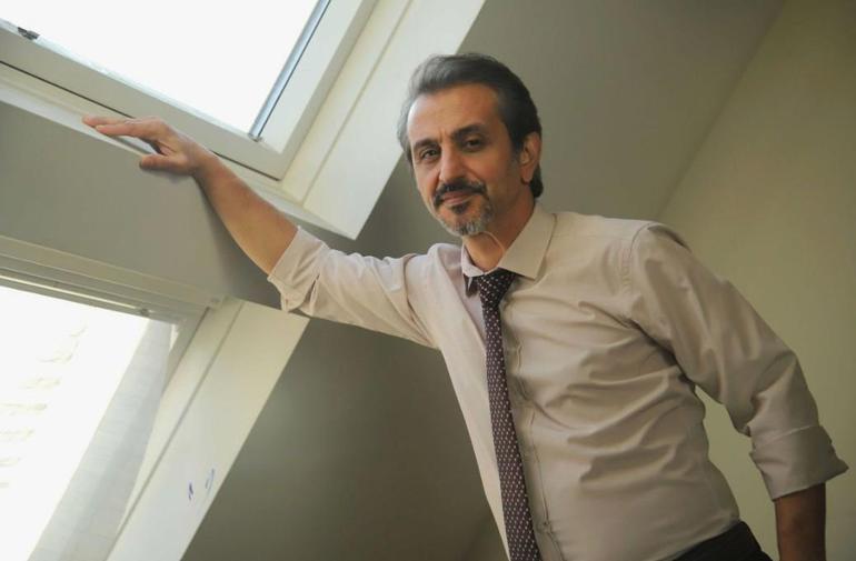 Oyuncu Ruhi Sarının acı günü Babası hayatını kaybetti