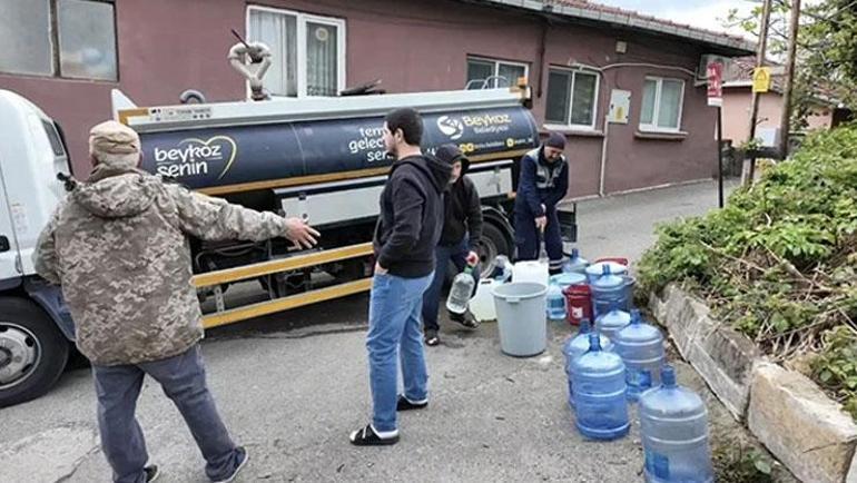 İstanbulun bir ilçesinde 4 gündür su yok Bidonlarla evlerine su taşıyorlar: Günlerdir mağduruz