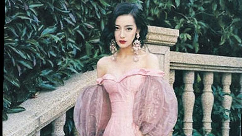 MET gala ayağa kalk büyüğün geldi