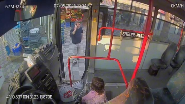 Ailesini bulamadı emekleyerek halk otobüsüne bindi 2 yaşındaki çocuğun o anları kamerada