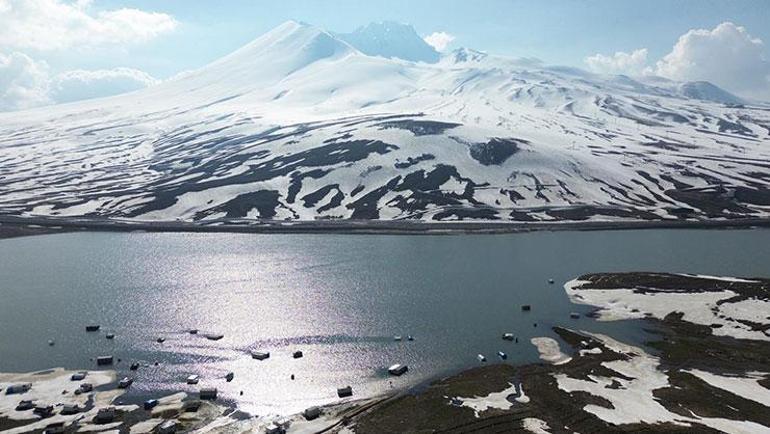 Erciyes’te şaşırtan manzara Taşan göl çadır ve karavanları yuttu