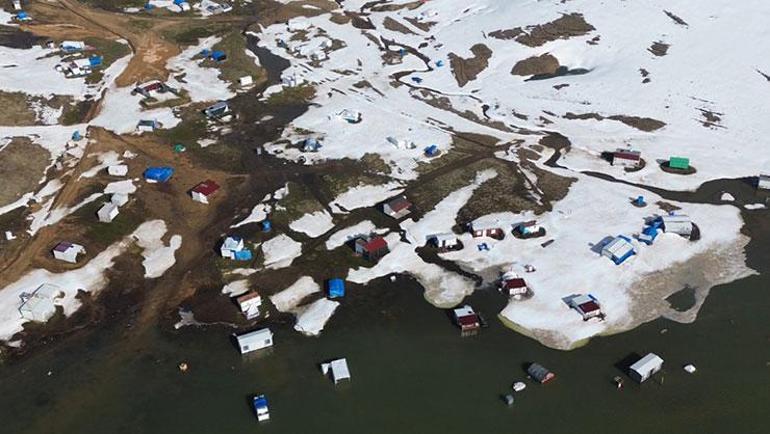 Erciyes’te şaşırtan manzara Taşan göl çadır ve karavanları yuttu