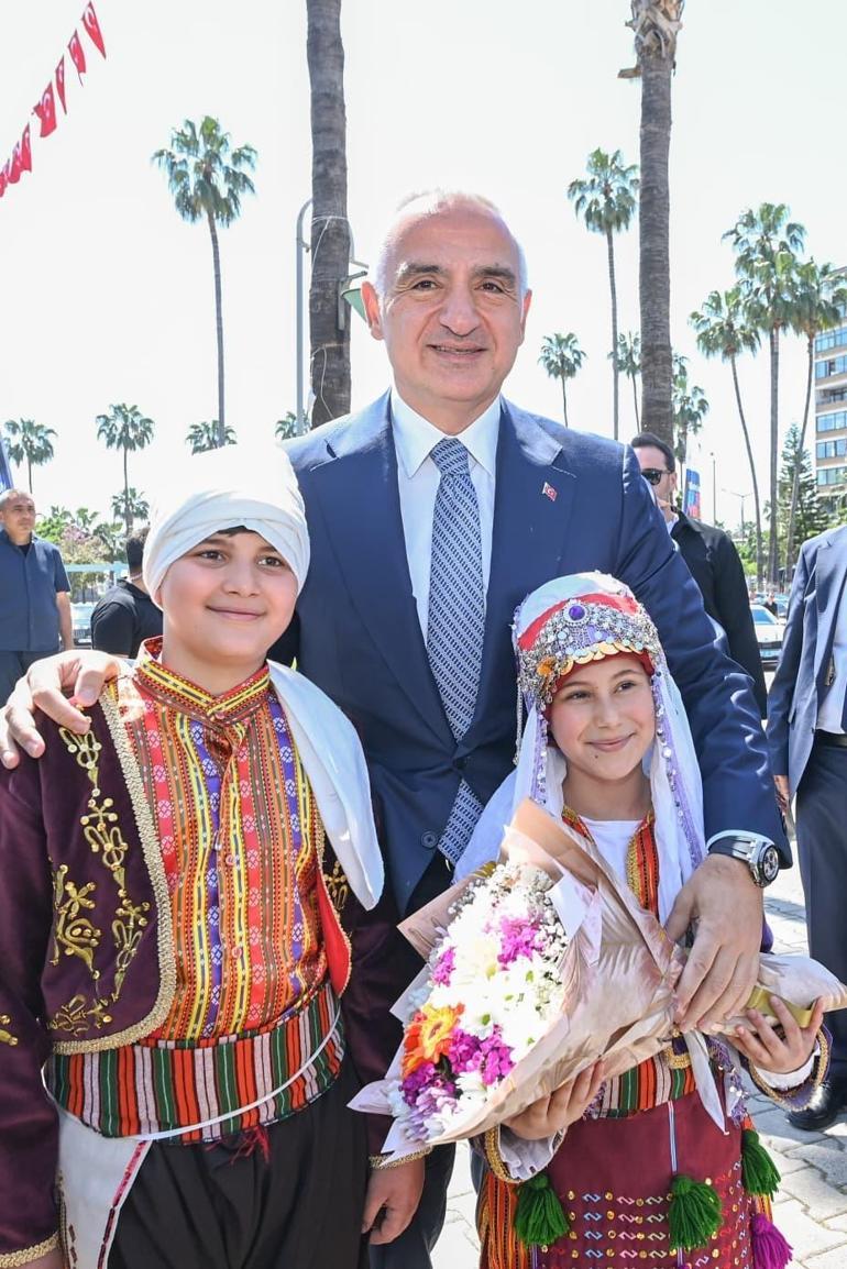 Akdenizin incisi ilk kez kültür yolu sahnesinde Mersinde festival coşkusu başladı
