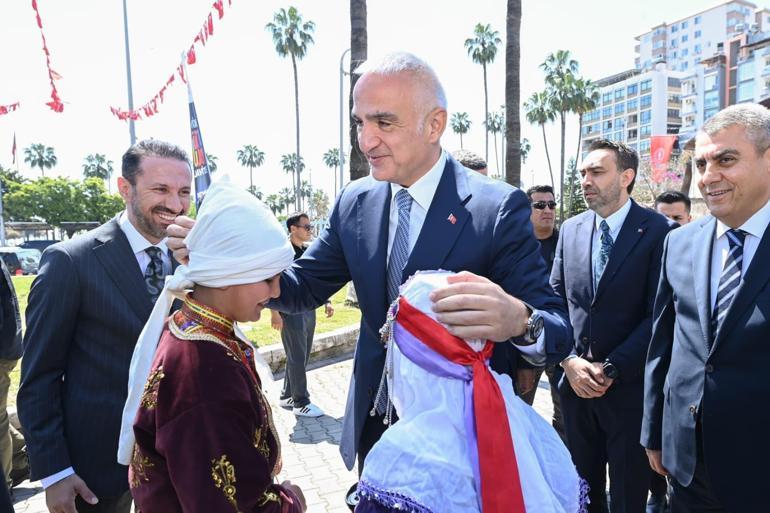 Akdenizin incisi ilk kez kültür yolu sahnesinde Mersinde festival coşkusu başladı