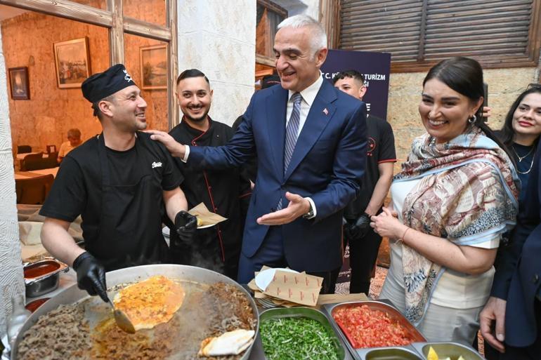 Mersinde festivalin en kalabalık durağı sofralar olabilir 45 noktalık dev gastronomi rotası