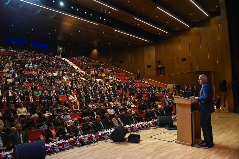 Bakan Mehmet Nuri Ersoydan gençlere Türkçeye sahip çıkma çağrısı