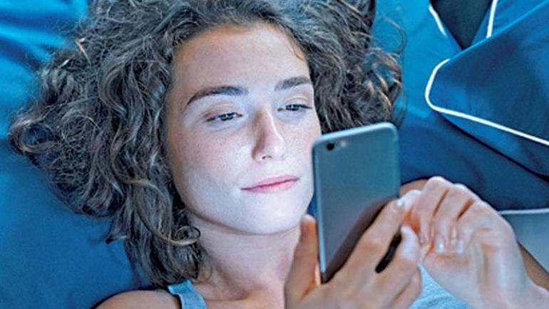 Telefon alışkanlığının vücuda verdiği 10 zarar