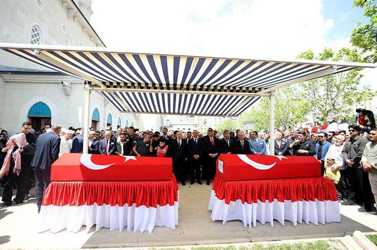 Çorluda omuz omuza şehit düştüler Polis memurları için tören düzenlendi