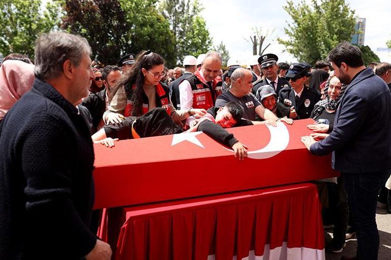 Çorluda omuz omuza şehit düştüler Polis memurları için tören düzenlendi