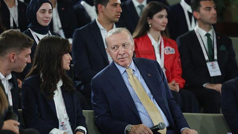 Gençlerle bir araya gelen Cumhurbaşkanı Erdoğan: Sizlere kardeşliğin olduğu bir Türkiye teslim edeceğiz