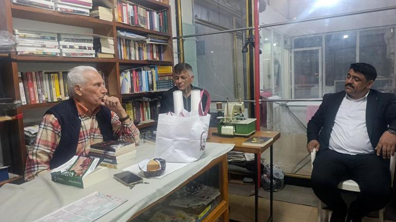 70 yıldır hem okuyor hem terzilik yapıyor 65 yılda 2 binden fazla kitap okudu: Hedefim ömrümü okuyarak tamamlamak