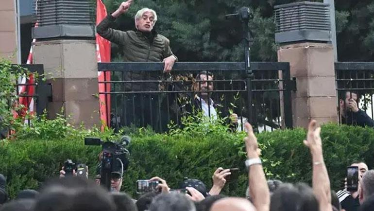 Özgür Özel CHP Genel Merkezinden ayrıldı Tansiyon çok yüksek... İşte son durum