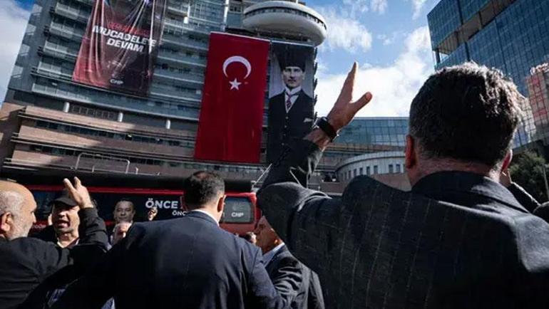 Özgür Özel CHP Genel Merkezinden ayrıldı Tansiyon çok yüksek... İşte son durum