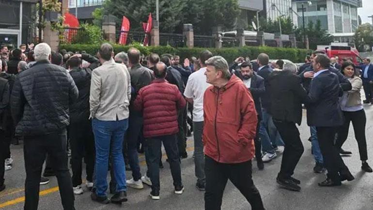 Özgür Özel CHP Genel Merkezinden ayrıldı Tansiyon çok yüksek... İşte son durum