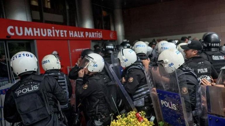 CHP Genel Merkezi’nde polis müdahalesiyle tahliye: Neler yaşandı
