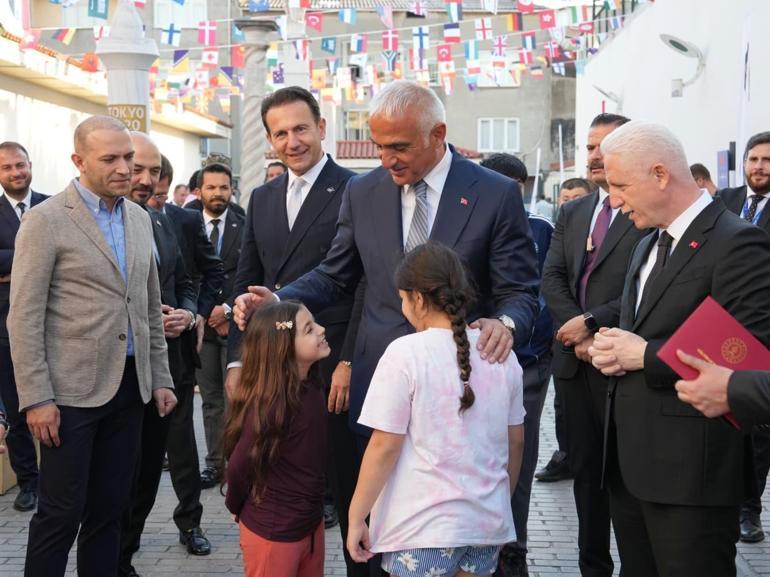 Fetih ruhu Okmeydanı’nda yeniden hayat buldu Bakan Ersoy: Türkiye Yüzyılı’nın en güçlü teminatı kendi tarihini bilen gençlerdir