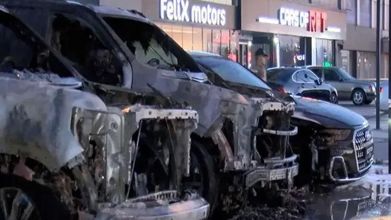 İstanbulda 50 milyon TL değerinde 4 otomobil cayır cayır yandı