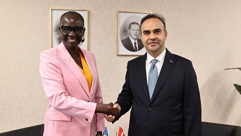 Bakan Kacırdan Sıfır Atık Forumunda yoğun diplomasi trafiği