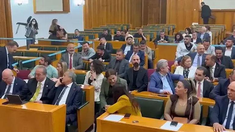 CHPde kürsü krizi Meclis önünde taraflar arasında gerginlik... Kılıçdaroğlundan açıklama geldi
