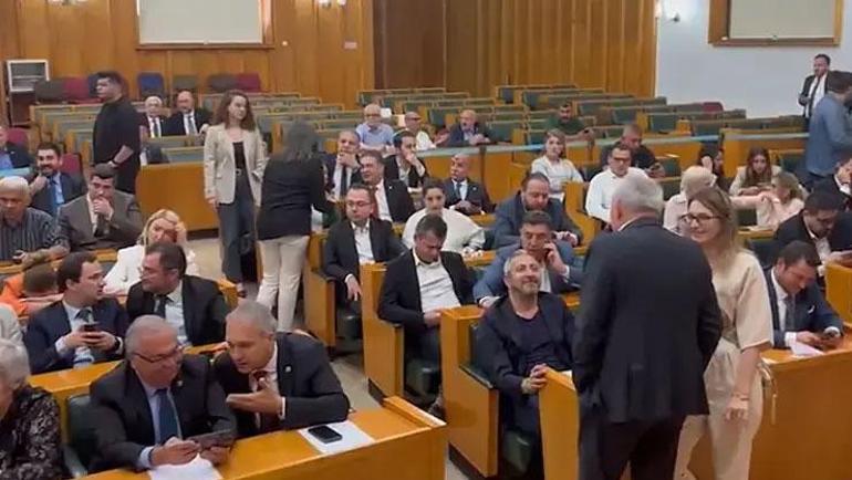 CHPde kürsü krizi Meclis önünde taraflar arasında gerginlik... Kılıçdaroğlundan açıklama geldi