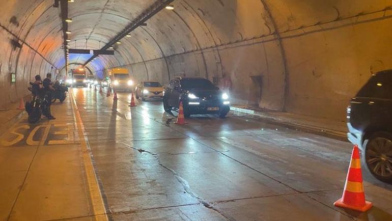 İstanbulun göbeğinde ilginç kaza Yağ dökülen yolda 3 kişi yaralandı