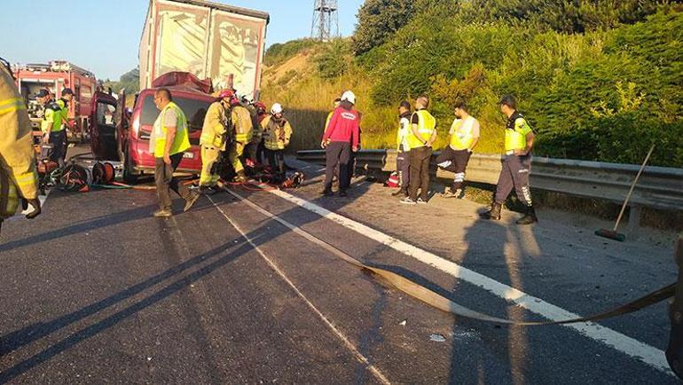 İstanbulda feci kaza: 1i bebek 3 kişi hayatını kaybetti