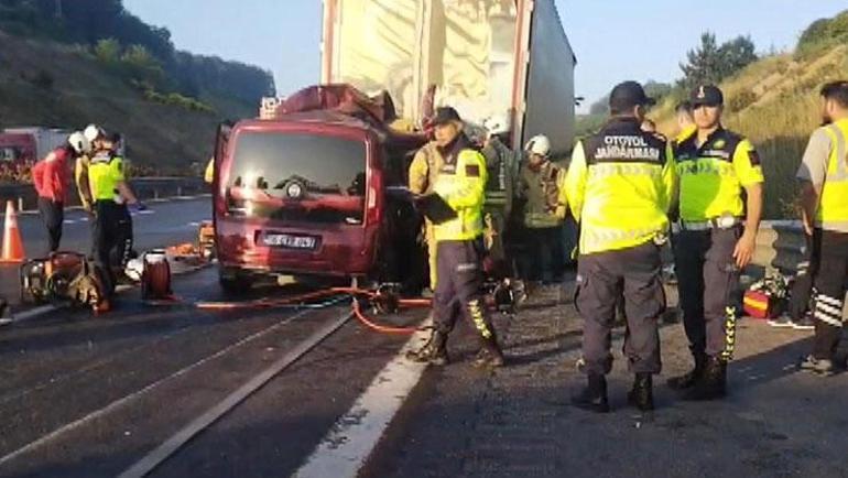 Bir aile yok oldu İstanbulda feci kaza: 1i bebek 3 kişi hayatını kaybetti