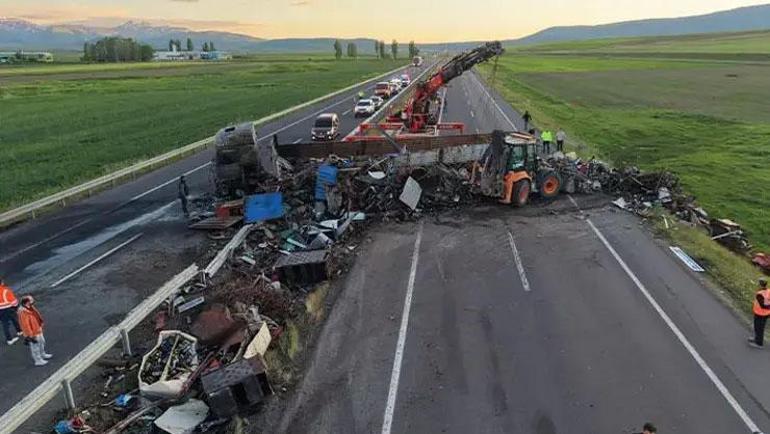 Erzurumda feci kaza Bariyerlere çarpan tır alev aldı: Sürücü kıl payı kurtuldu