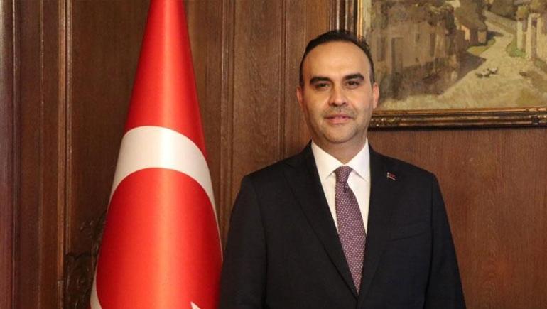 HIT-30 dünya sahnesinde Bakan Kacırdan Pariste yatırım çağrısı