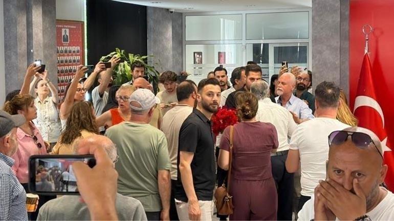 CHP İzmir İl Başkanlığında gerginlik Koridorlar bir anda karıştı