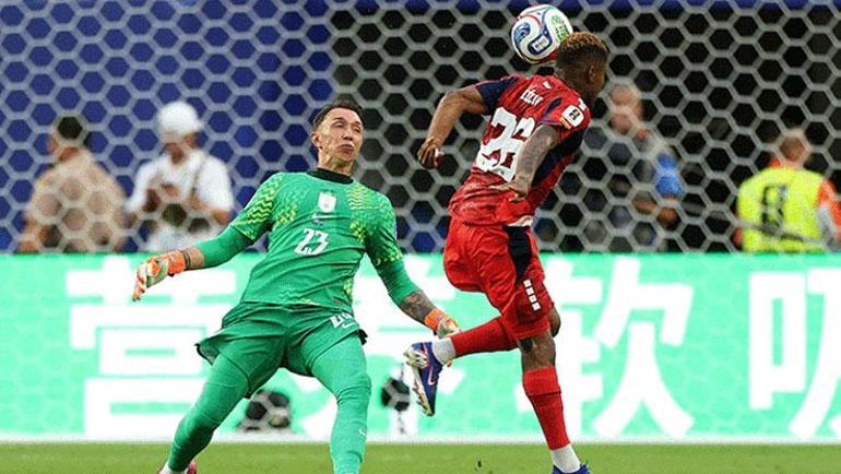 Muslera 30 metreden gol yedi Yeşil Burun Adaları yine tarih yazdı