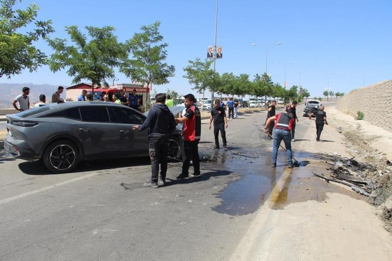 Kahreden trafik kazası Genç öğretmen kurtarılamadı, 3 kişi yaralandı