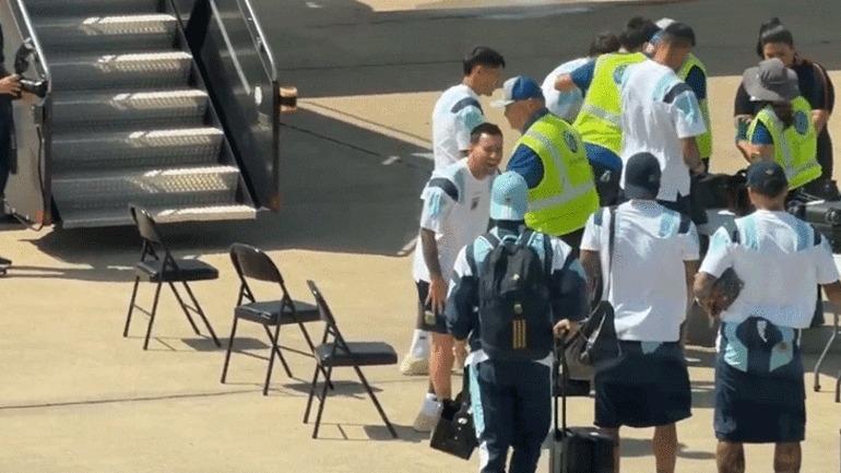 Bu kez hedefte Messi var Üstü arandı, gülerek tepki verdi