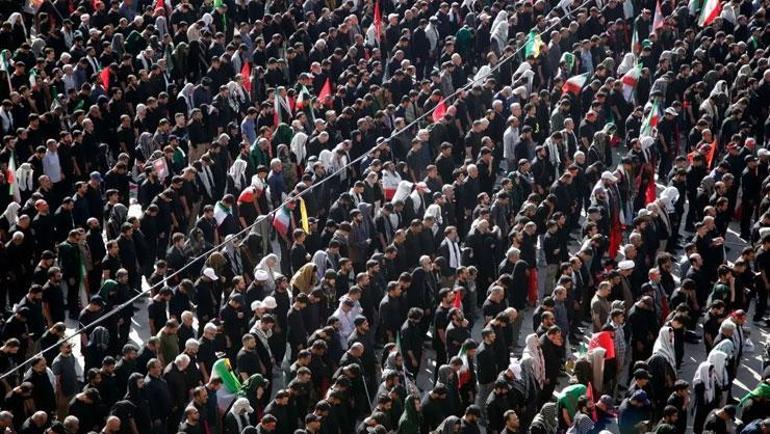 İranda Ali Hamaneye veda Yüzbinler cenaze namazına katıldı
