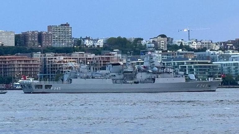 ABDde Türk rüzgarı TCG Oruçreis New Yorkta