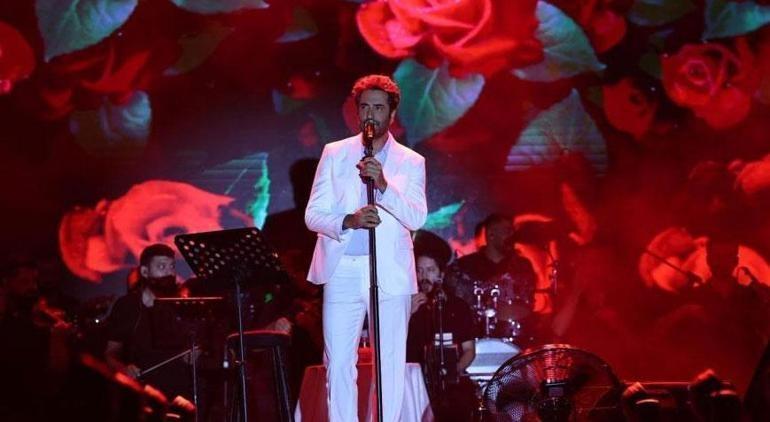 Mahsun Kırmızıgül 100 bin kişinin önünde sahne aldı