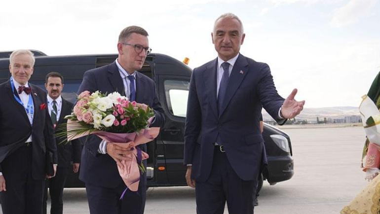 Bakan Mehmet Nuri Ersoydan NATO Zirvesinde yoğun diplomasi trafiği