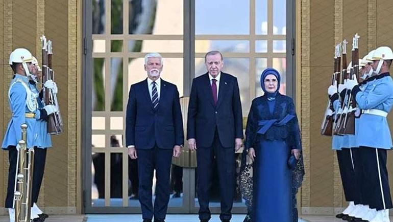Beştepede tarihi NATO resepsiyonu Erdoğan çifti liderleri karşıladı