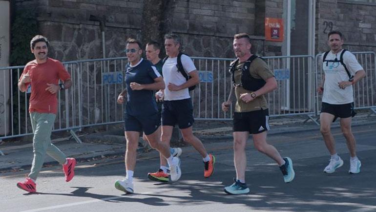 Fransa Cumhurbaşkanı Macron, zirve öncesi sabah koşusuna çıktı