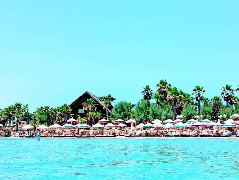 Çeşme ve Alaçatıda yeni dönem: Giriş ücreti yok harcama limiti var