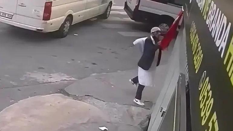 Kağıthanedeki görüntüler büyük tepki toplamıştı Türk bayrağını sökerek yere atan şüpheli tutuklandı