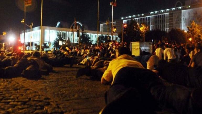 Bakan Uraloğlu 15 Temmuz gecesinde yaşananları anlattı Darbecileri iş makineleriyle engelledik, denizi balıkçılarla tuttuk