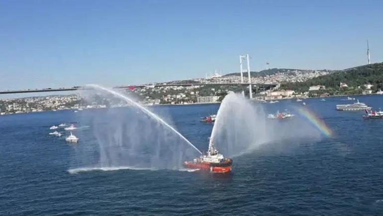15 Temmuz’un 10. yılında İstanbul Boğazı’nda görkemli tören 253 gemiyle deniz korteji