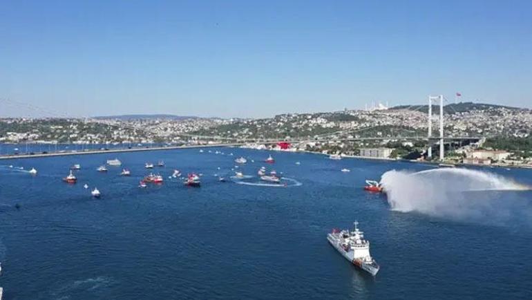 15 Temmuz’un 10. yılında İstanbul Boğazı’nda görkemli tören 253 gemiyle deniz korteji