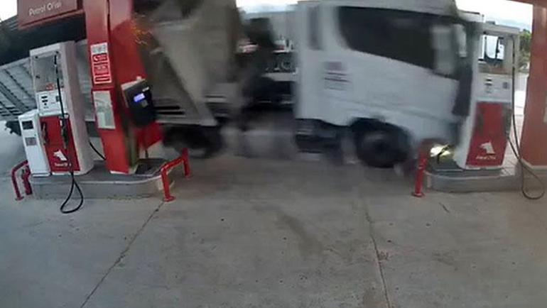 Bursada feci kaza Markette alışveriş yaparken TIRın altında kaldı