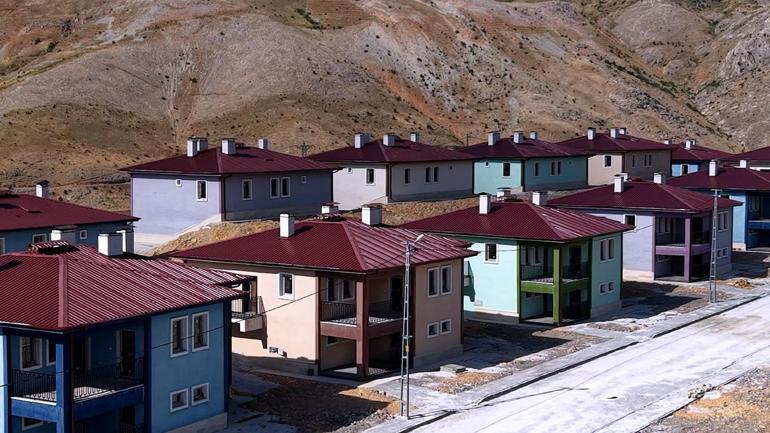 Bakan Kurum paylaştı İşte Adıyamanda inşa edilen köy evleri